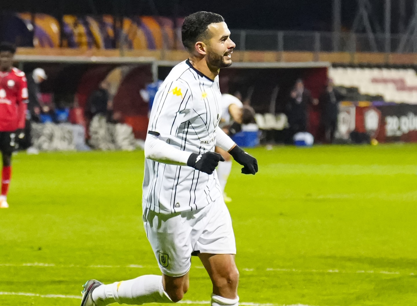 Neftçi Lập Kỷ Lục 150 Phạt Đền: Bí Quyết Thành Công Và Góc Nhìn Từ World Cup 2026